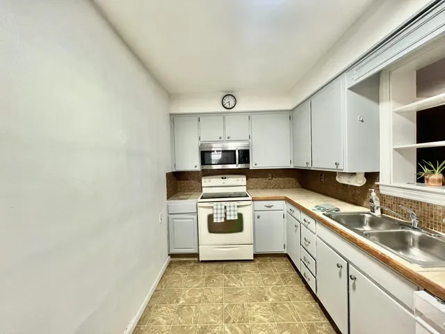 $239,999 | 95 South West Street, Hillsdale, MI 49242