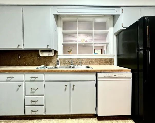 $239,999 | 95 South West Street, Hillsdale, MI 49242