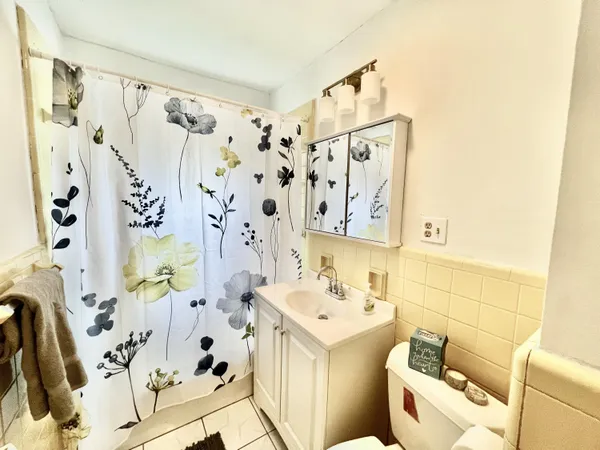 $224,900 | 95 South West Street, Hillsdale, MI 49242