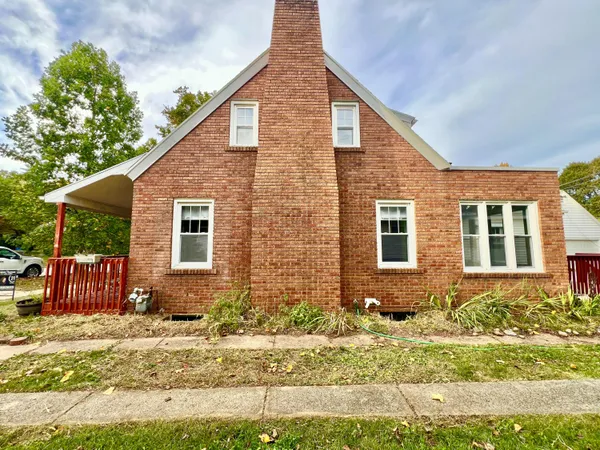 $224,900 | 95 South West Street, Hillsdale, MI 49242