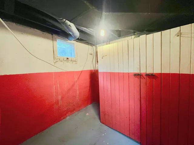 $239,999 | 95 South West Street, Hillsdale, MI 49242