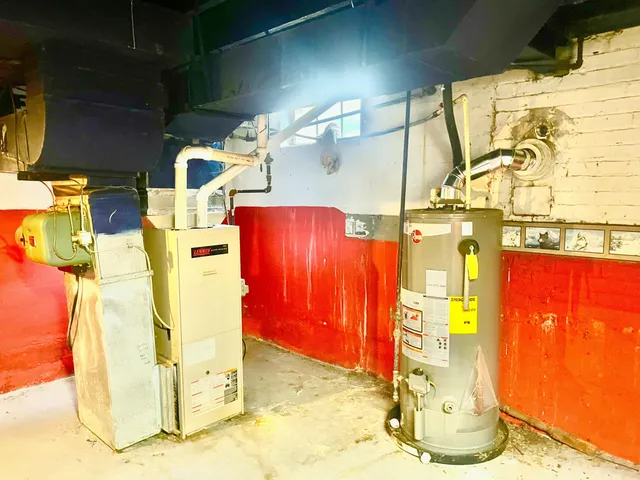 $239,999 | 95 South West Street, Hillsdale, MI 49242