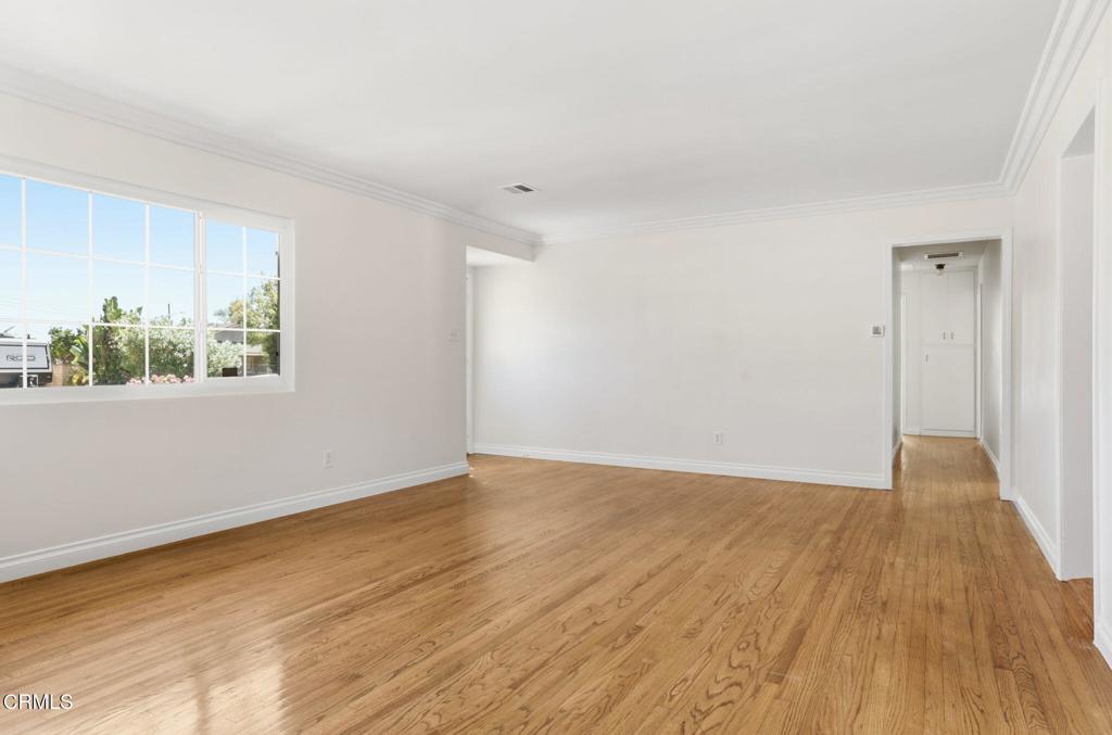 823 West Roderick Avenue Oxnard, CA 93030 - Photo 5 of 34 13-web-or-mls-0R3A7408
