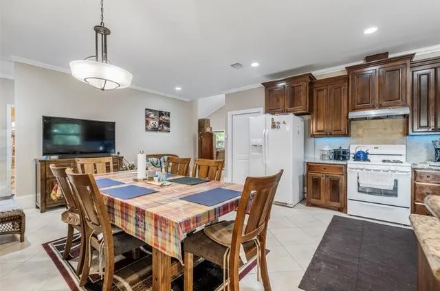 $288,000 | 2526 Perez Road, Pasadena, TX 77502