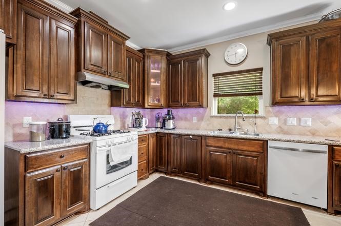 2526 Perez Road Pasadena, TX 77502 - Photo 7 of 15