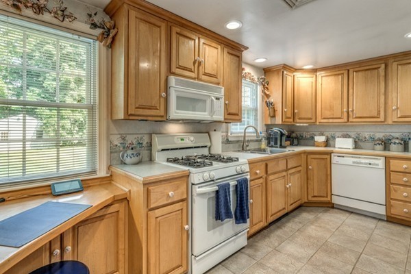 4 Maple Street Shirley, MA 01464 - Photo 5 of 26 Gallery Image 5