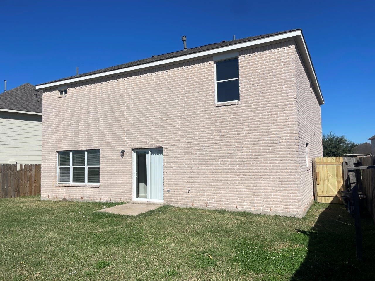 12704 Rio Nueces Lane Rosharon, TX 77583 - Photo 41 of 41 a view of backyard with seating space