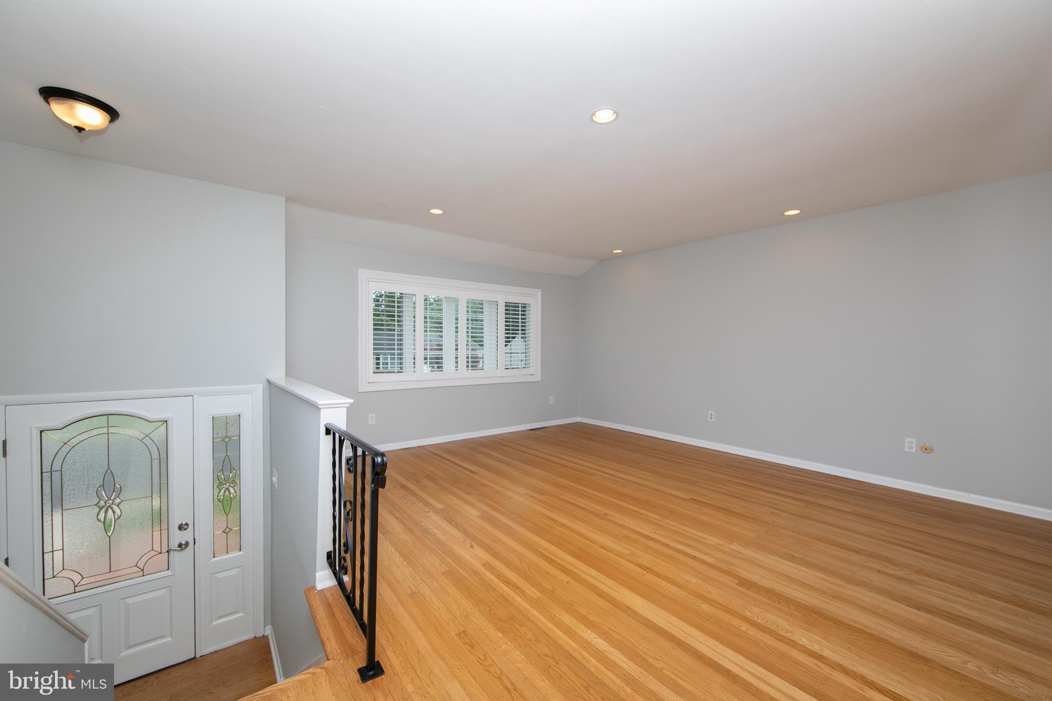 47 Heritage Road Marlton, NJ 08053 - Photo 8 of 43 Living room
