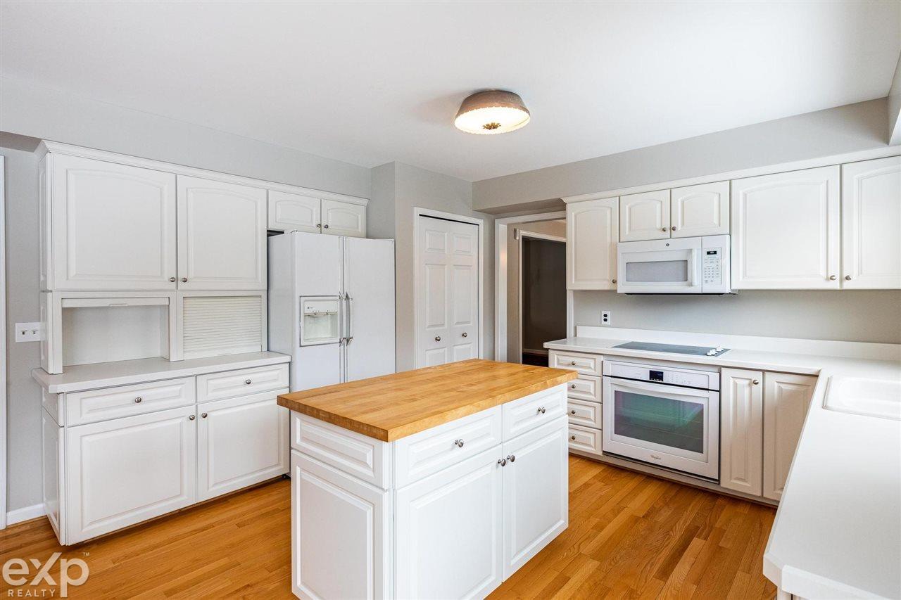 1666 North Kilburn Road Rochester Hills, MI 48306 - Photo 16 of 35