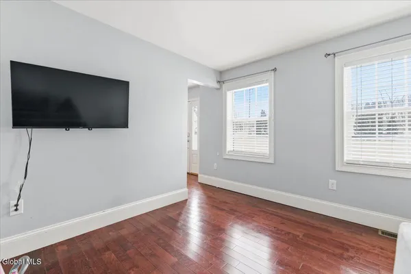 $599,900 | 61 Plank Road, Halfmoon, NY 12188