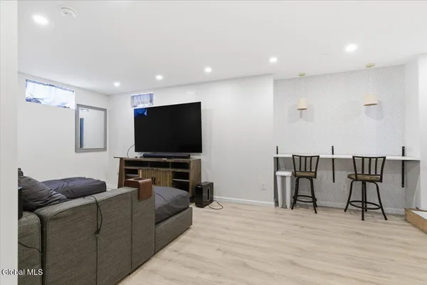 $599,900 | 61 Plank Road, Halfmoon, NY 12188