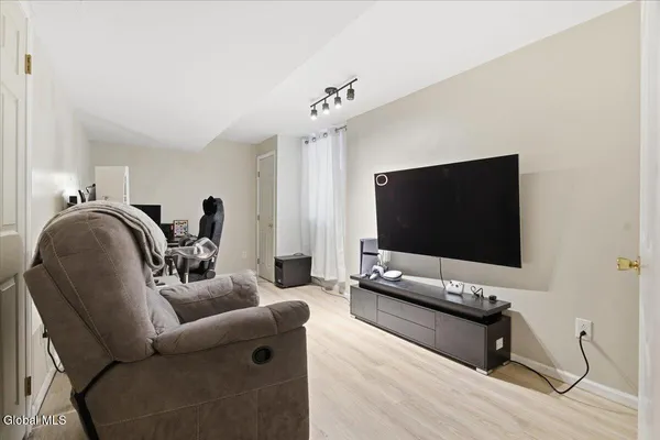 $599,900 | 61 Plank Road, Halfmoon, NY 12188