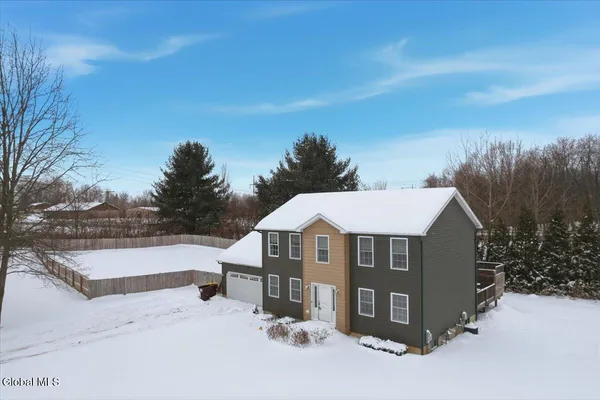 $599,900 | 61 Plank Road, Halfmoon, NY 12188