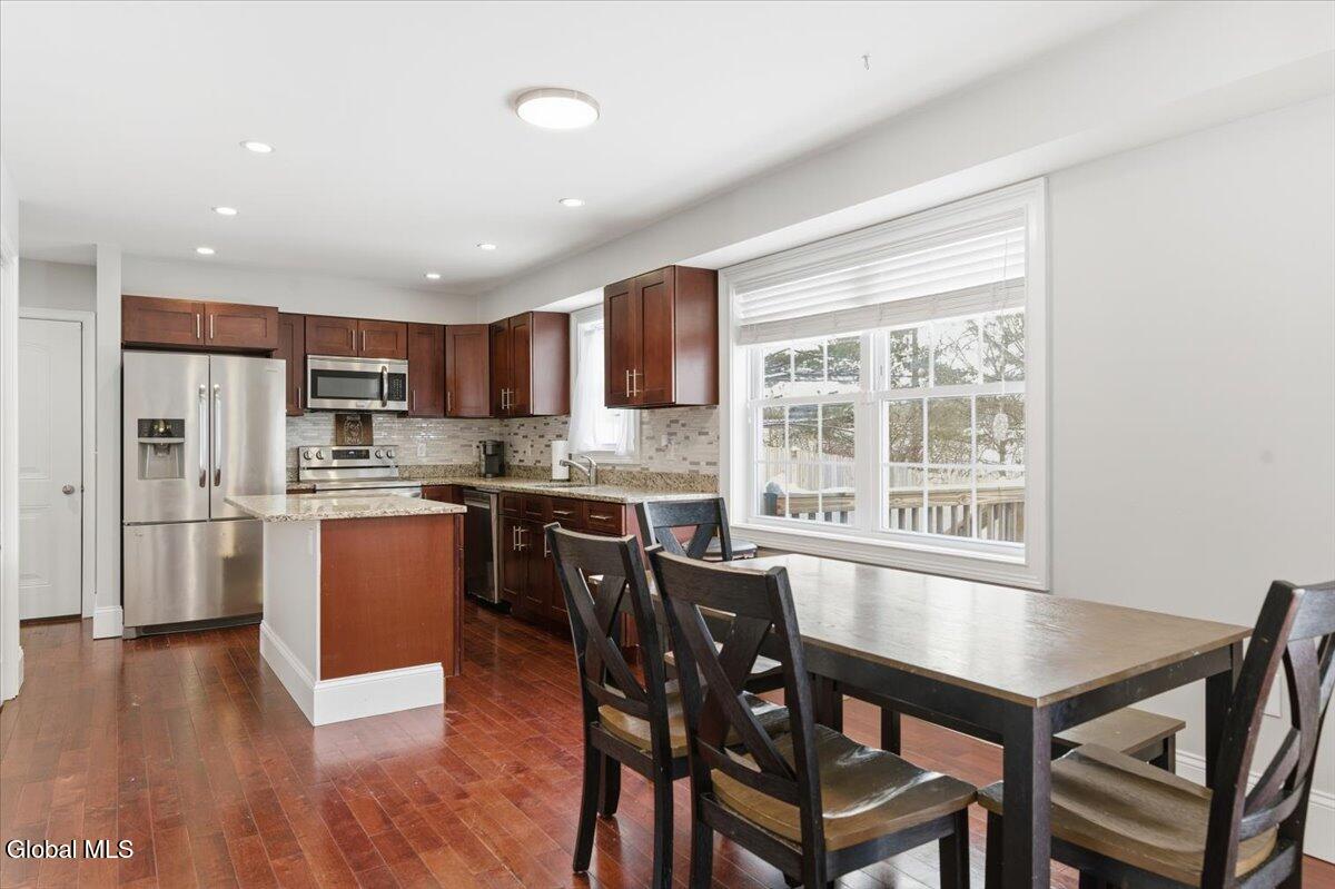 61 Plank Road Halfmoon, NY 12188 - Photo 7 of 36 25-FJD_8589