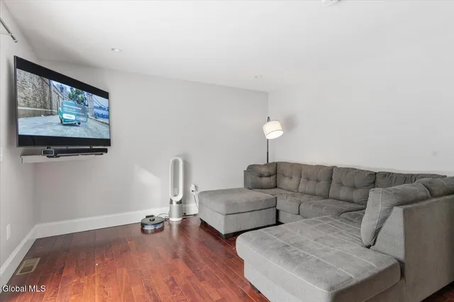 $599,900 | 61 Plank Road, Halfmoon, NY 12188