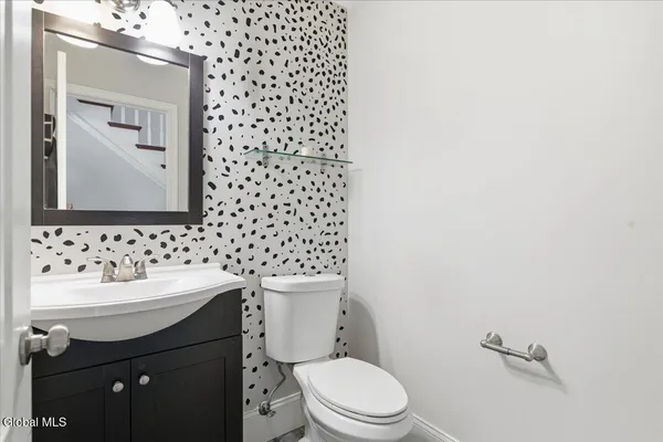 $599,900 | 61 Plank Road, Halfmoon, NY 12188