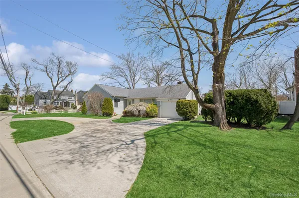 $679,000 | 2961 Allon Street, Oceanside, NY 11572
