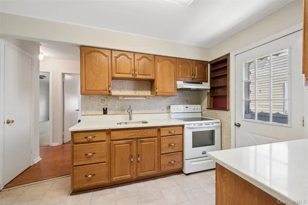 $679,000 | 2961 Allon Street, Oceanside, NY 11572