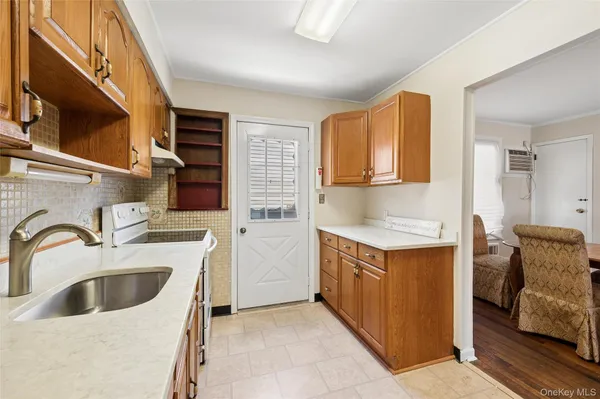 $679,000 | 2961 Allon Street, Oceanside, NY 11572