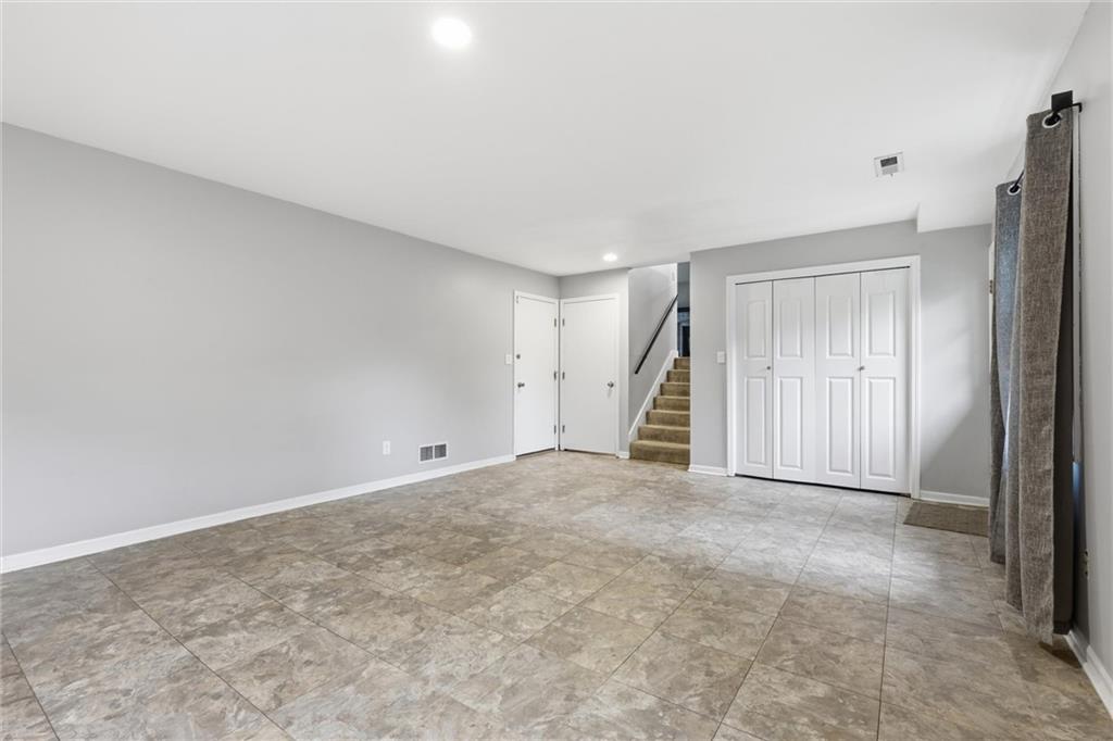 1209 Southwest Trail Ridge Drive Blue Springs, MO 64015 - Photo 23 of 36