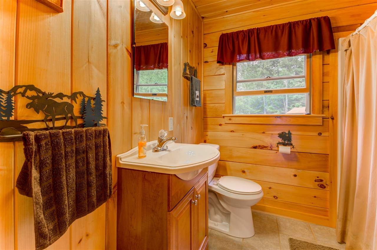 509 Old E Road Whitefield, NH 03598 - Photo 5 of 40