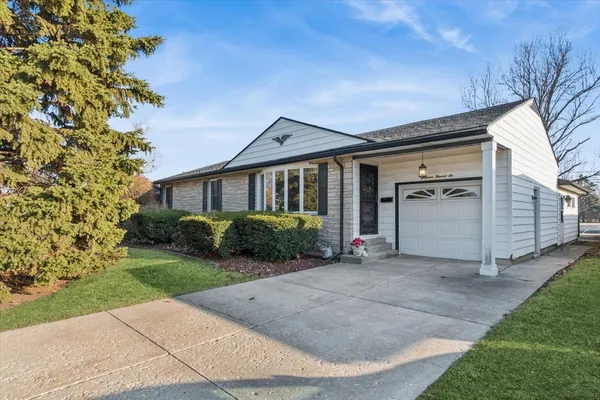 $310,000 | 1706 Avalon Avenue, Joliet, IL 60435