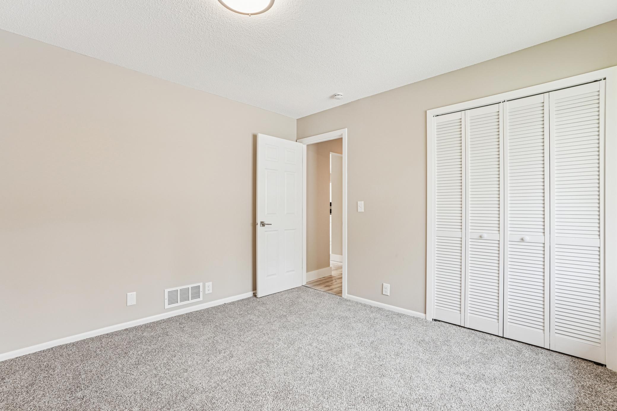 6535 Dawn Way Inver Grove Heights, MN 55076 - Photo 14 of 28 Gallery Image 14