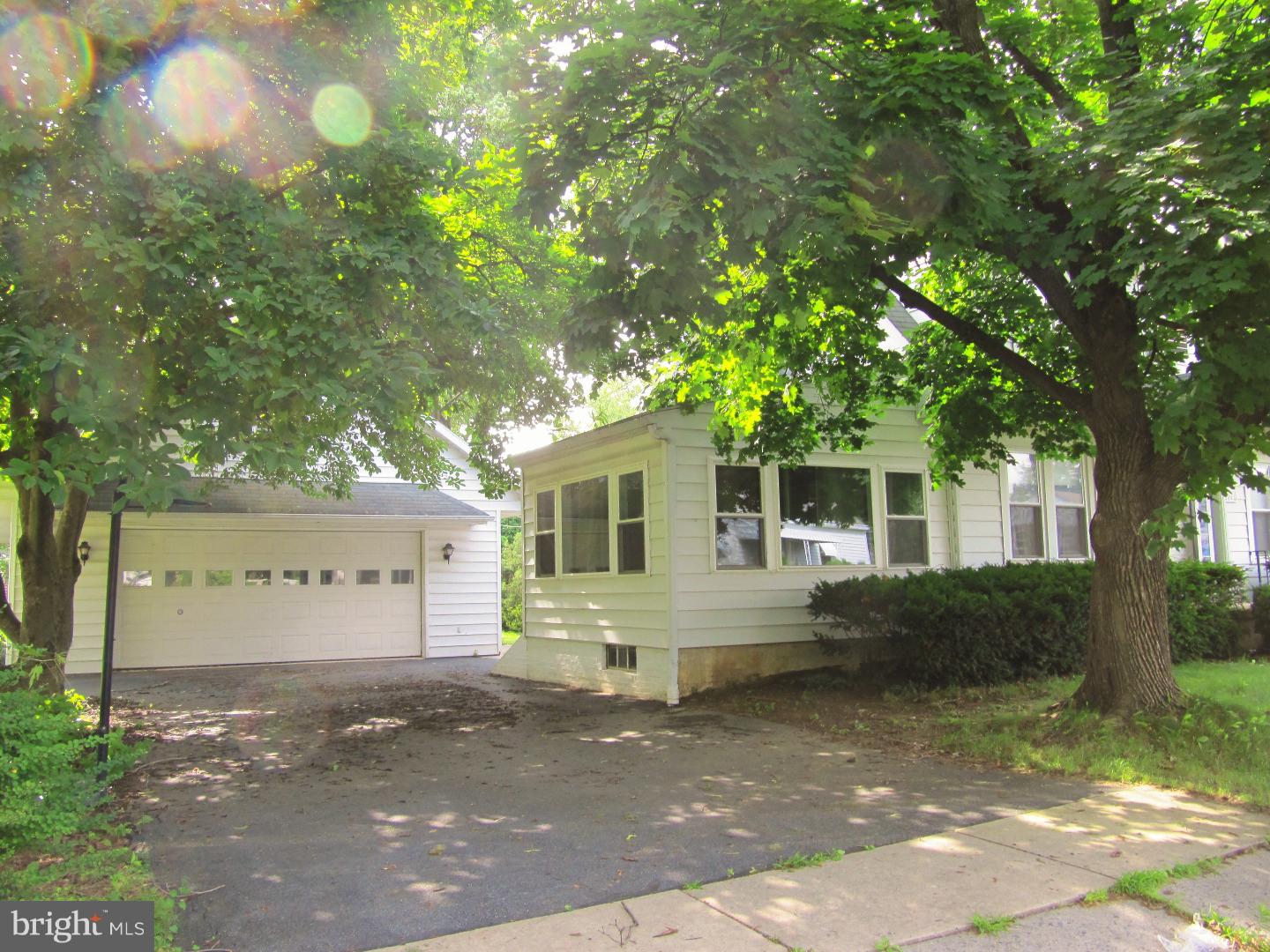 1621 Crowder Avenue Reading, PA 19607 - Photo 4 of 7 Exterior Side