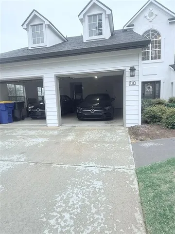 $2,400 | 2015 Barrett Lakes Boulevard, Unit 111, Kennesaw, GA 30144