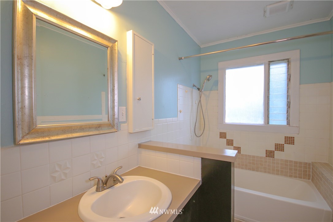 932 Burns Cosmopolis, WA 98537 - Photo 13 of 23 Gallery Image 13