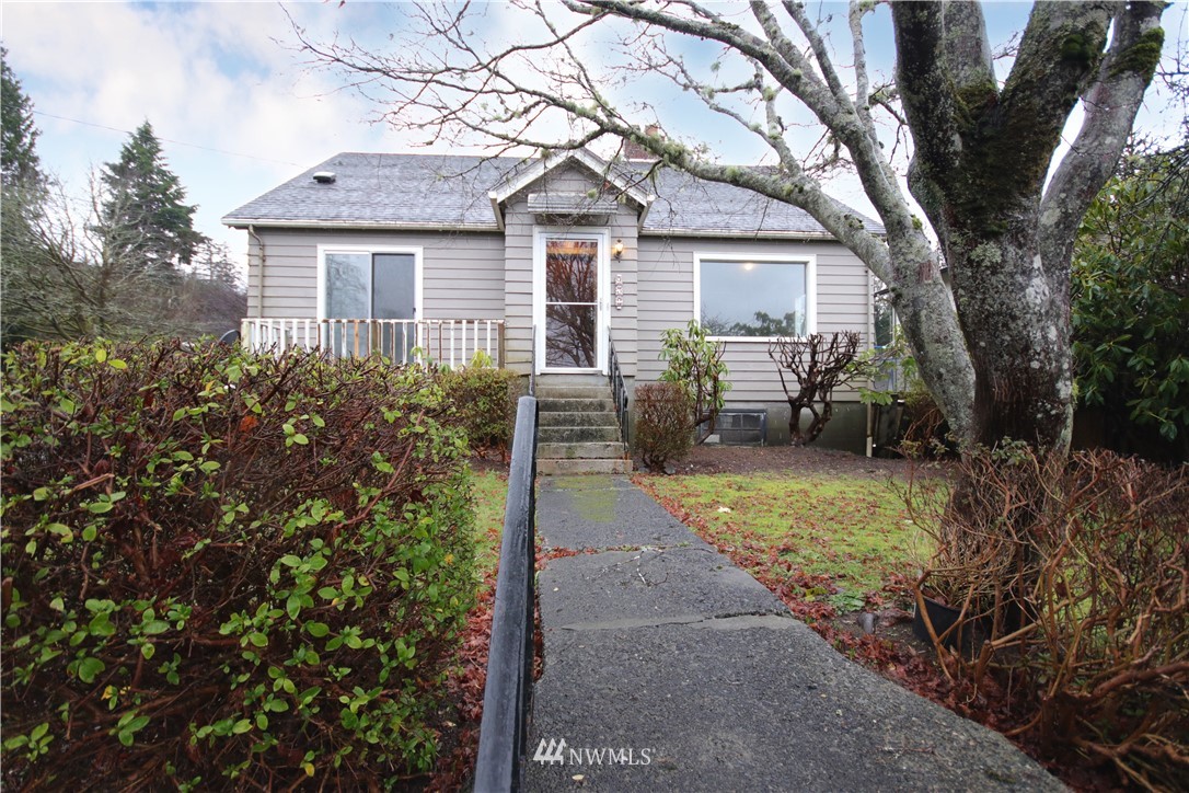 932 Burns Cosmopolis, WA 98537 - Photo 3 of 23 Gallery Image 3