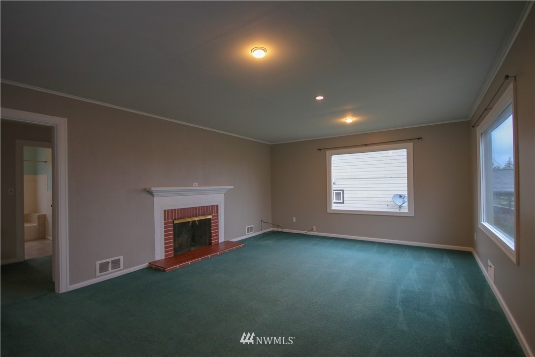 932 Burns Cosmopolis, WA 98537 - Photo 8 of 23 Gallery Image 8