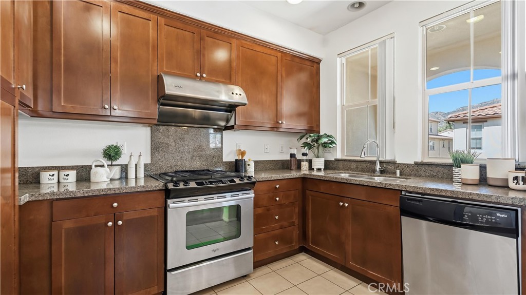 827 The Promenade, Unit F Azusa, CA 91702 - Photo 11 of 51 Gallery Image 11