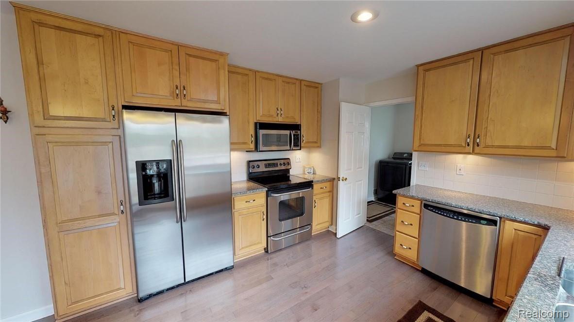 914 Aspen Drive Rochester, MI 48307 - Photo 7 of 54 914-Aspen-Drive-Rochester-04052019_125333.jpg