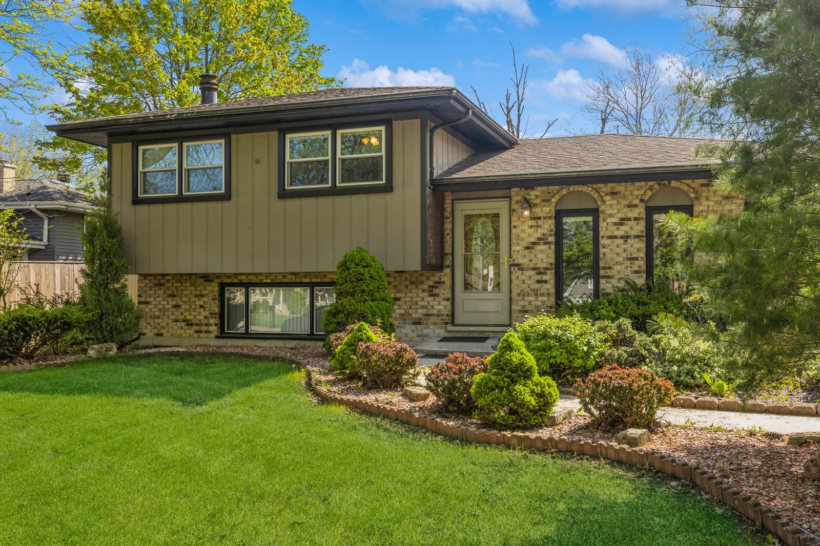 912 MacGregor Road Lockport, IL 60441 - Photo 3 of 20 Gallery Image 3