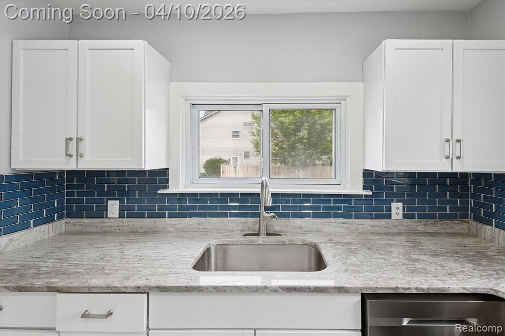 3690 Phillips Avenue Berkley, MI 48072 - Photo 10 of 33