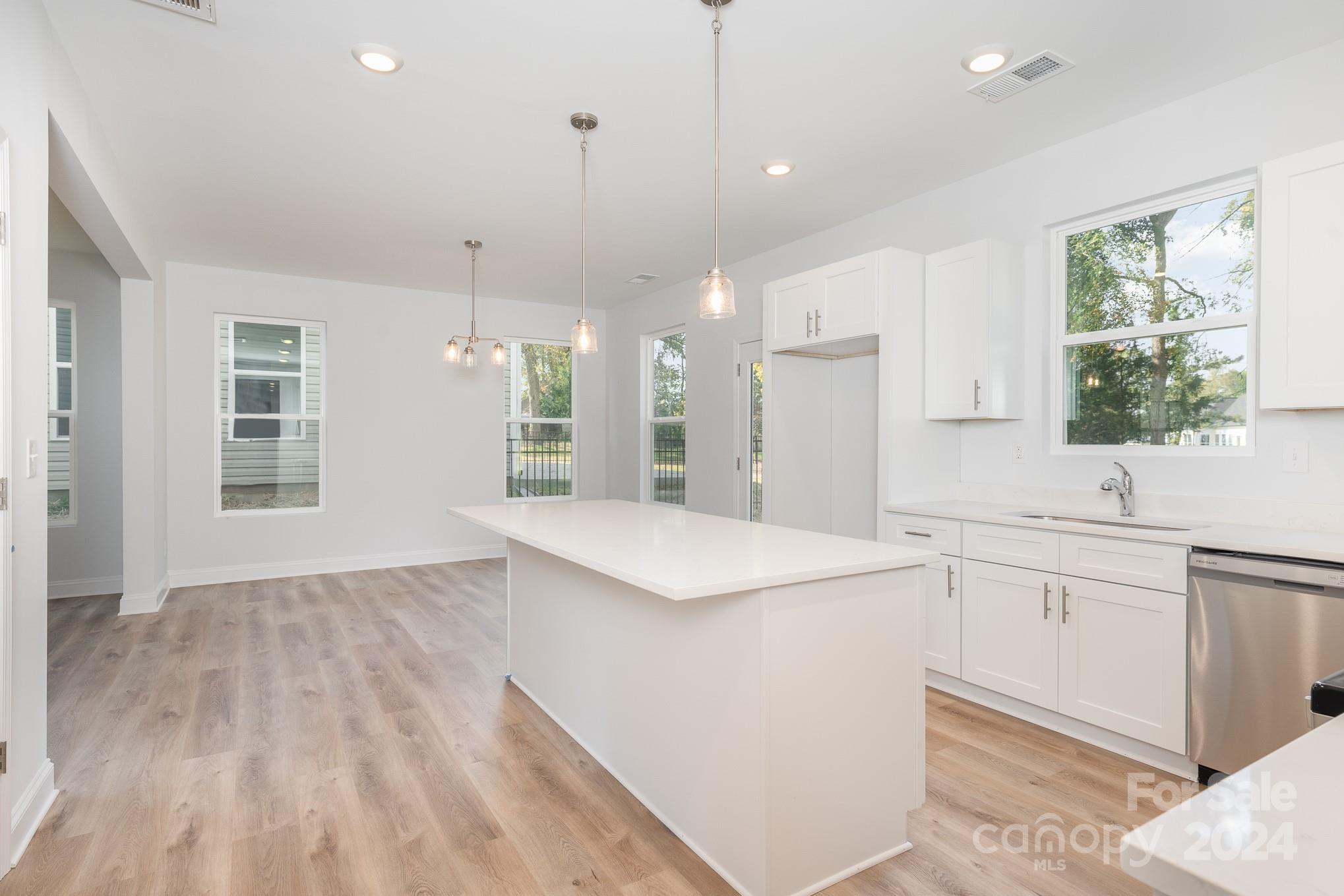 7132 Plott Road Charlotte, NC 28215 - Photo 12 of 33 Gallery Image 12