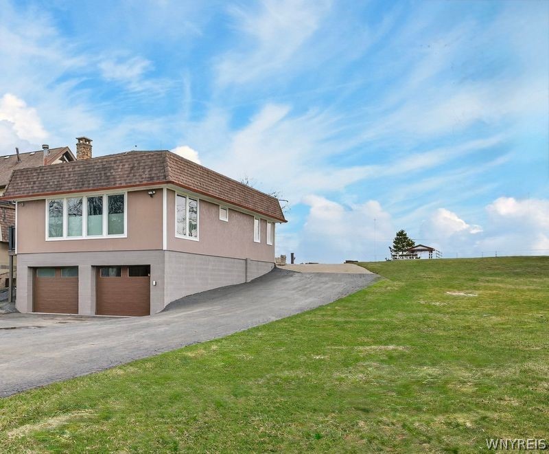 2039 East River Road Grand Island, NY 14072 - Photo 41 of 49 exceptional flexibility spacious office or recreat