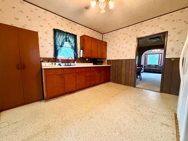 $110,000 | 313 8th Street, Brewster, MN 56119
