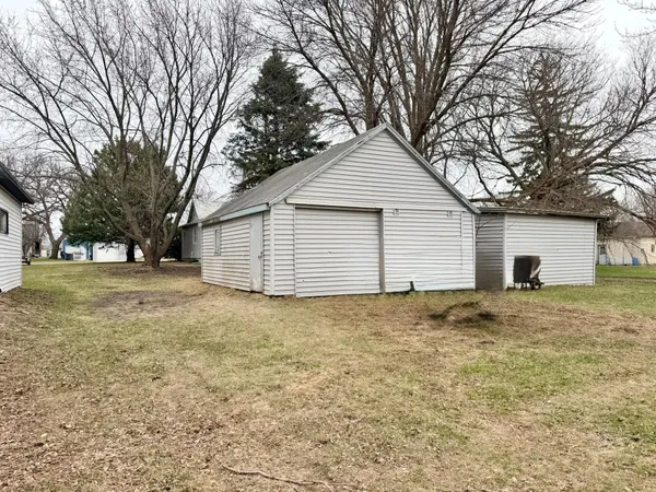 $110,000 | 313 8th Street, Brewster, MN 56119