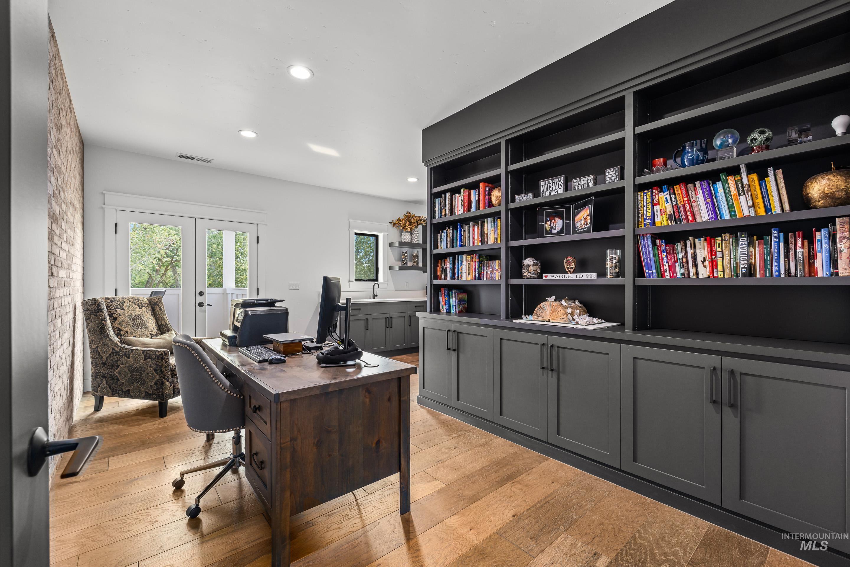 1836 South Riparian Way Eagle, ID 83616 - Photo 35 of 50