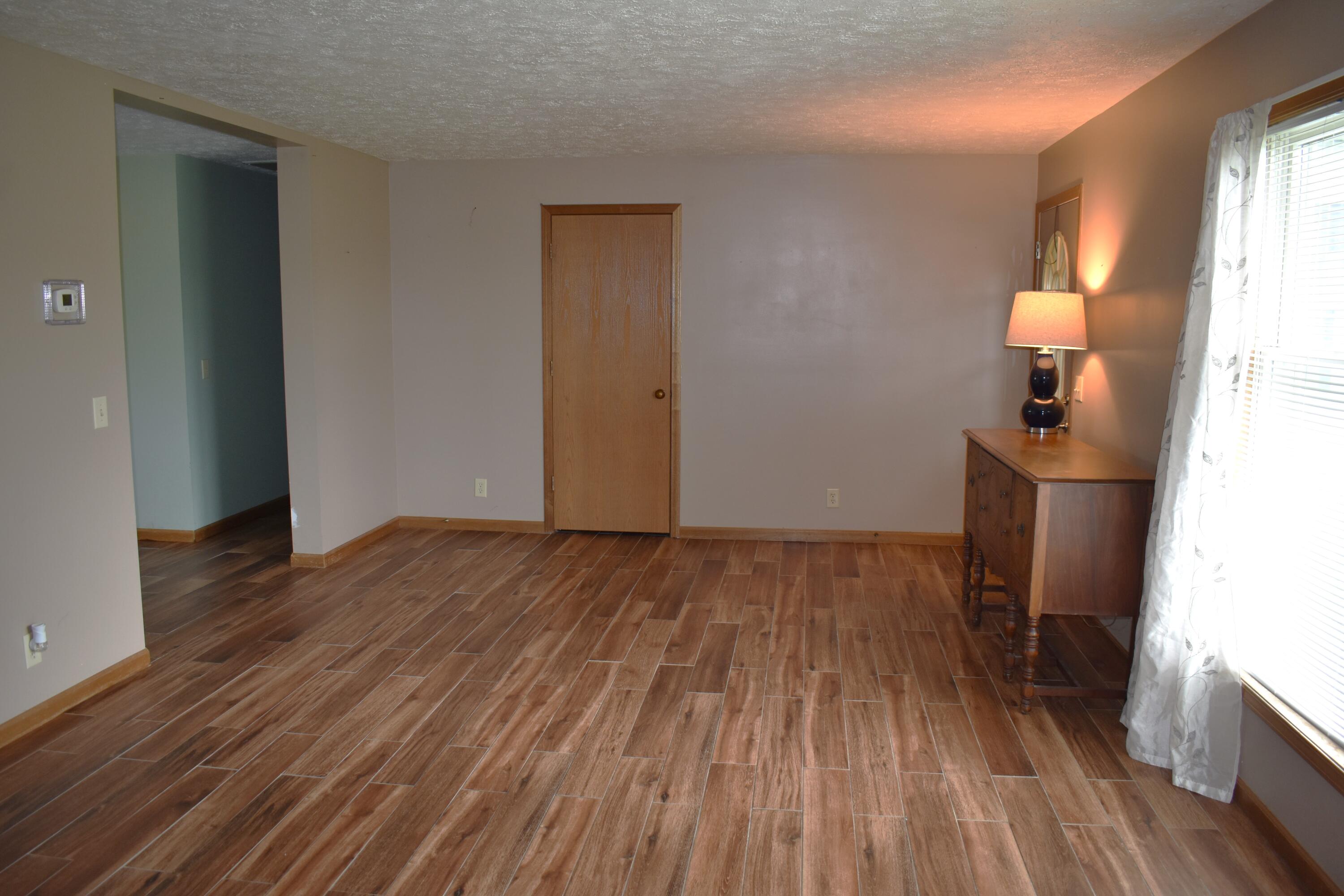 12185 Dennison Road Milan, MI 48160 - Photo 3 of 32 DSC_0159