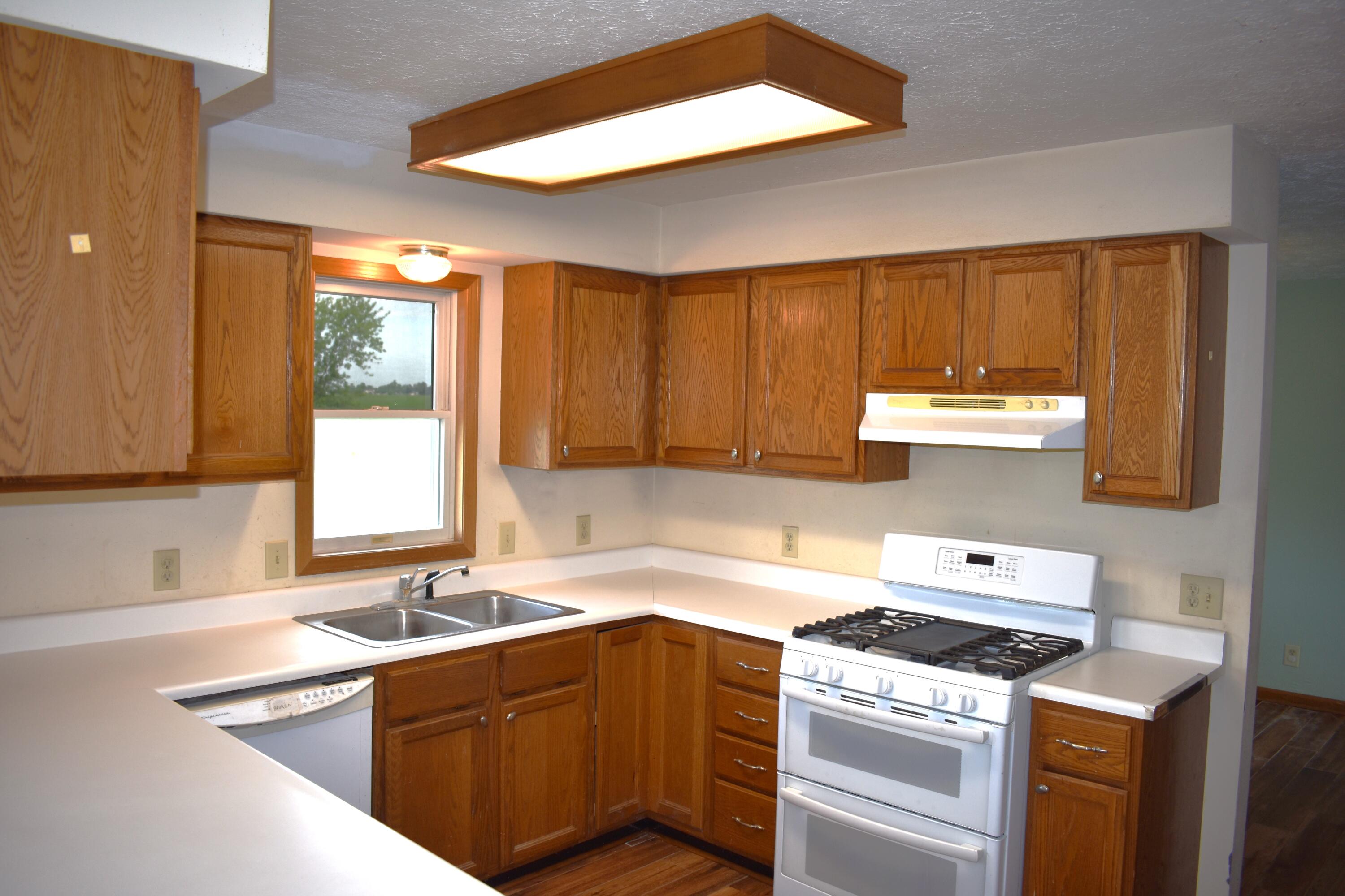 12185 Dennison Road Milan, MI 48160 - Photo 8 of 32 DSC_0181