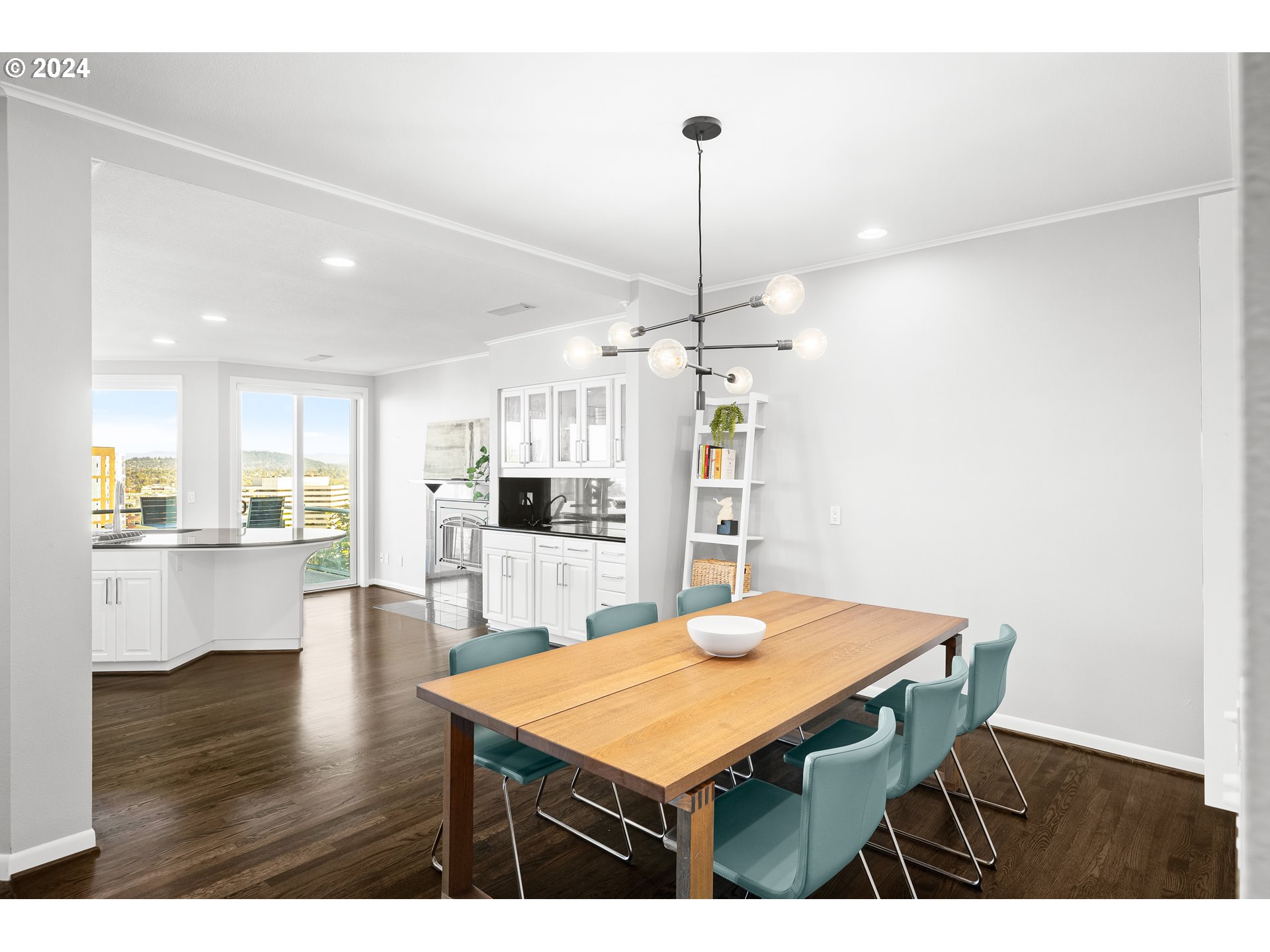 1246 Southwest Cardinell Way Portland, OR 97201 - Photo 4 of 48 Gallery Image 4