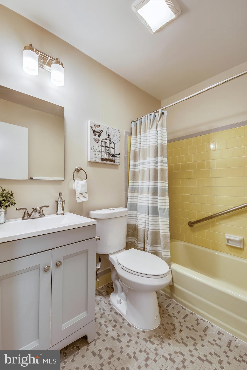 2303 Coleridge Drive Silver Spring, MD 20910 - Photo 22 of 40 Main level hall bath