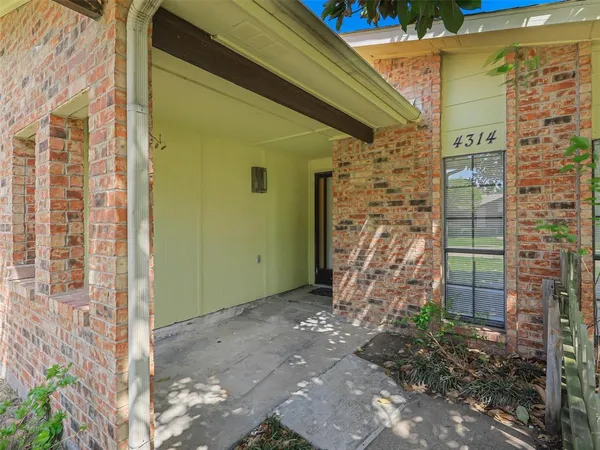 $2,800 | 4314 Arrowwood Street, Mesquite, TX 75150