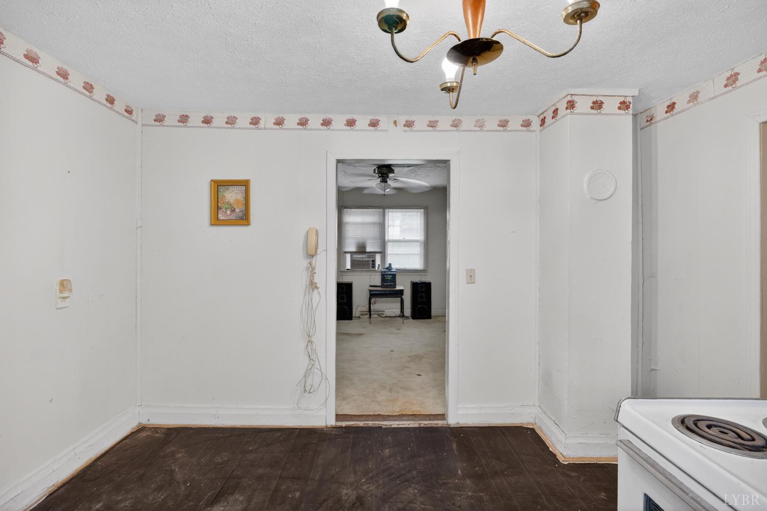 312 Cheney Lane Gretna, VA 24557 - Photo 8 of 16 wooden floor in an empty room