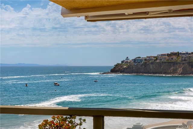 a view of a terrace with sky view