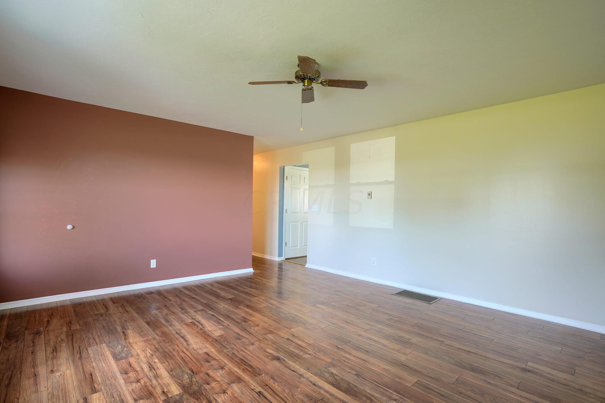 4903 Washington Waterloo Road Northeast Washington Court House, OH 43160 - Photo 15 of 38 Living Room