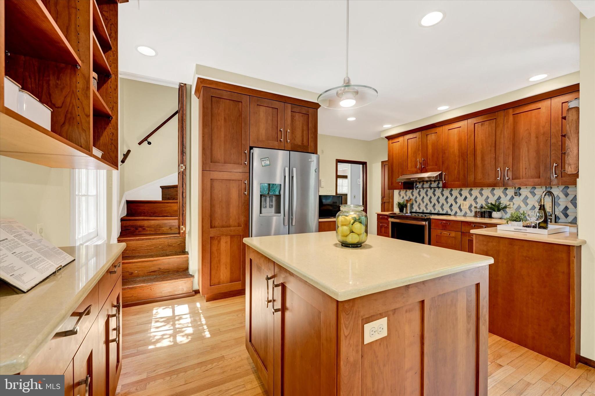 511 Edgevale Road Baltimore, MD 21210 - Photo 22 of 63 Kitchen with back stairs